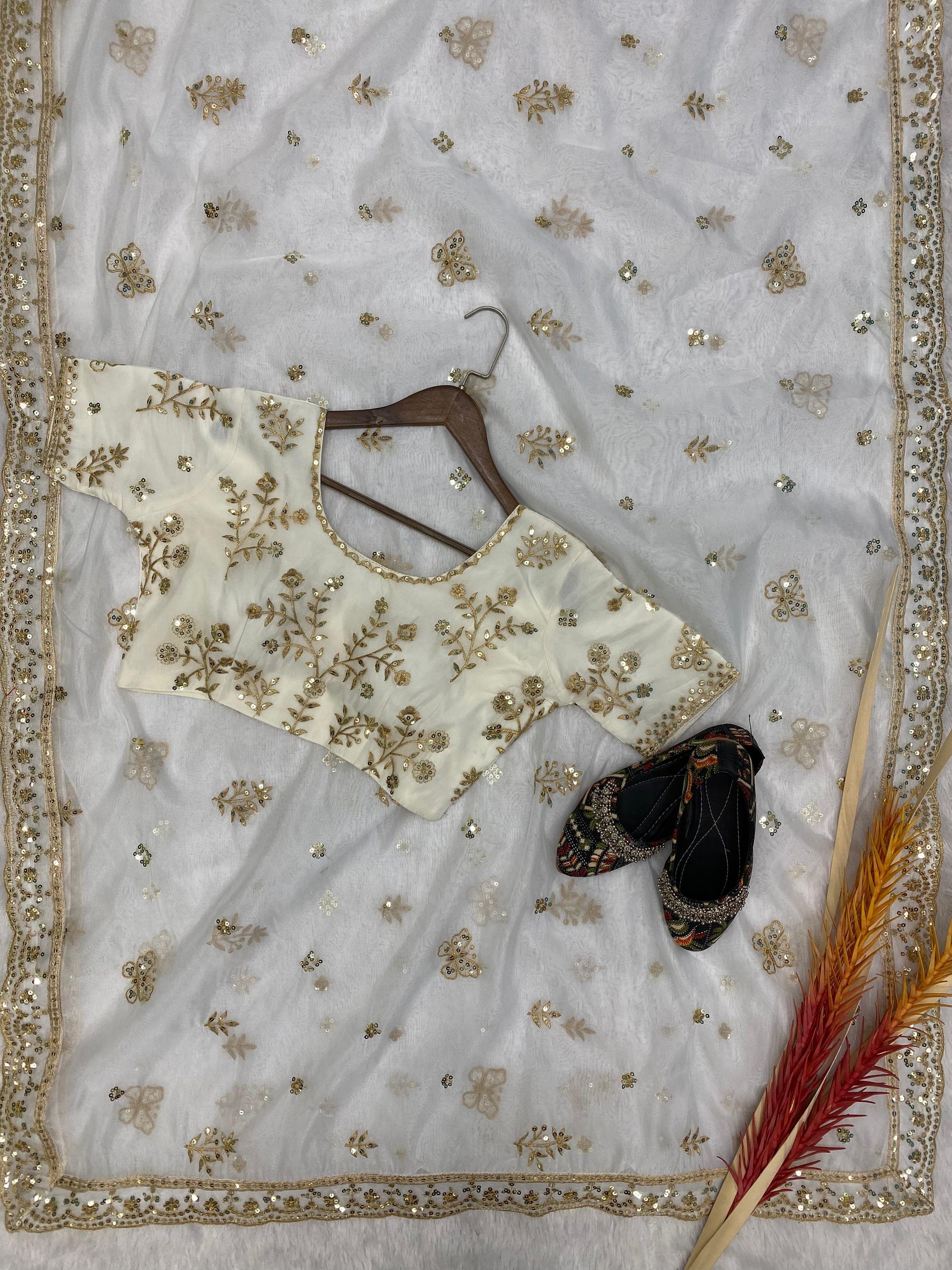 Alia Bhatt sabyasachi Saree, National Award Alia Saree, Alia Bhatt wedding Saree, Sabyasachi Saree, White Organza Saree - 24th Spoke