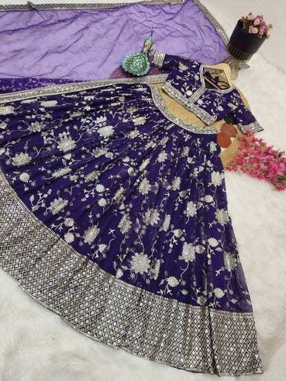 Celebrity Bollywood kareena Purple lehenga chunni set