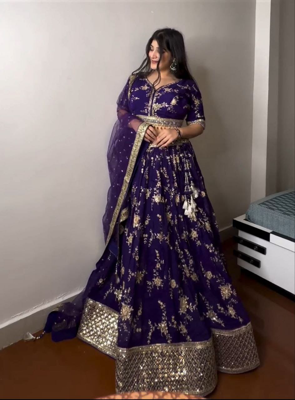 Celebrity Bollywood kareena Purple lehenga chunni set