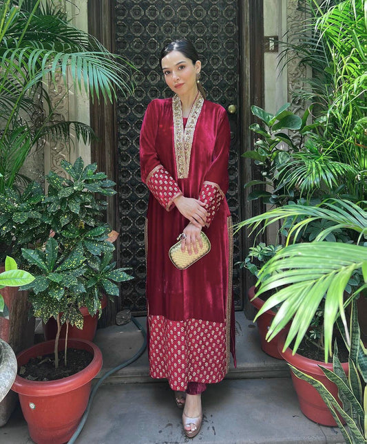 PAKISTANI STYLE VELVET KURTA SET