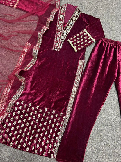 PAKISTANI STYLE VELVET KURTA SET