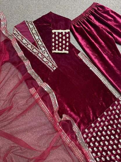 PAKISTANI STYLE VELVET KURTA SET