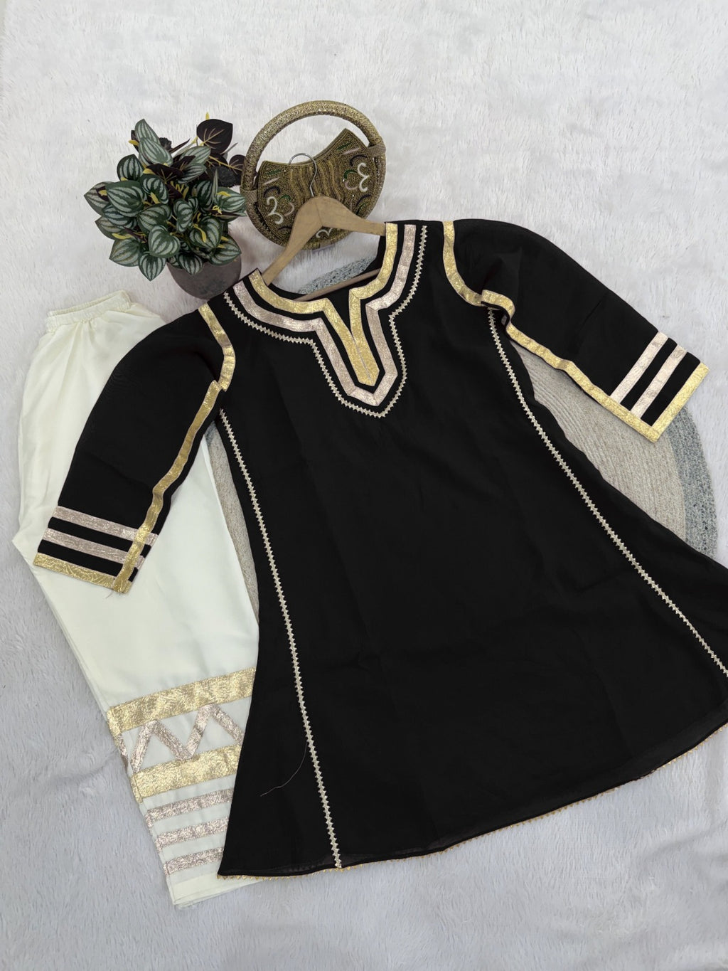 Kareena inspired full stitched Chanderi kurta set