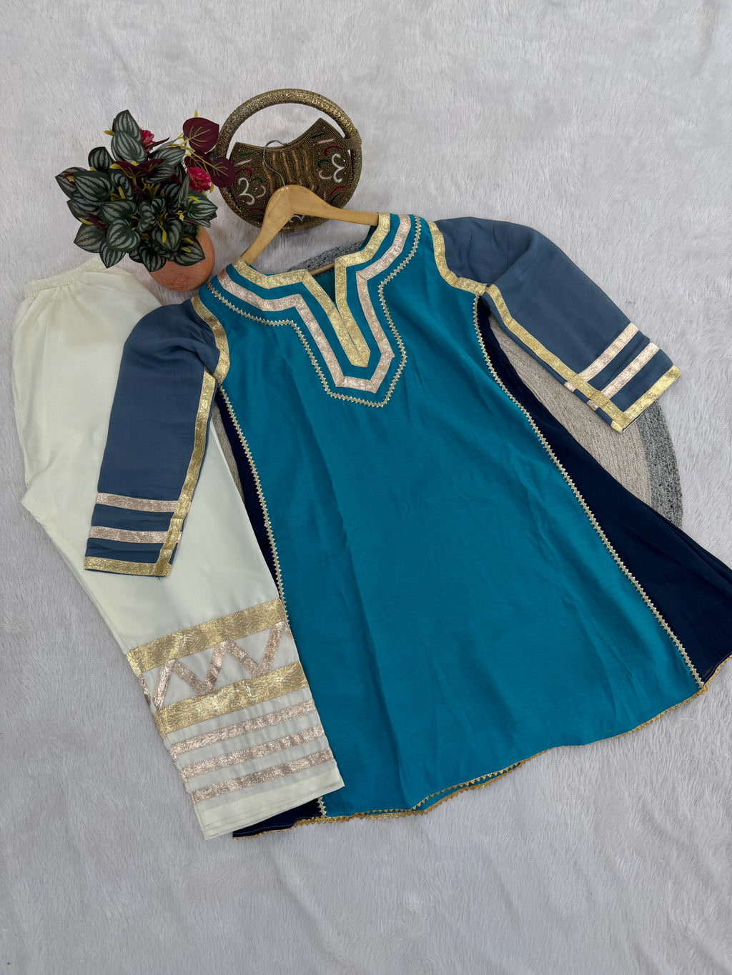 Kareena inspired full stitched Chanderi kurta set
