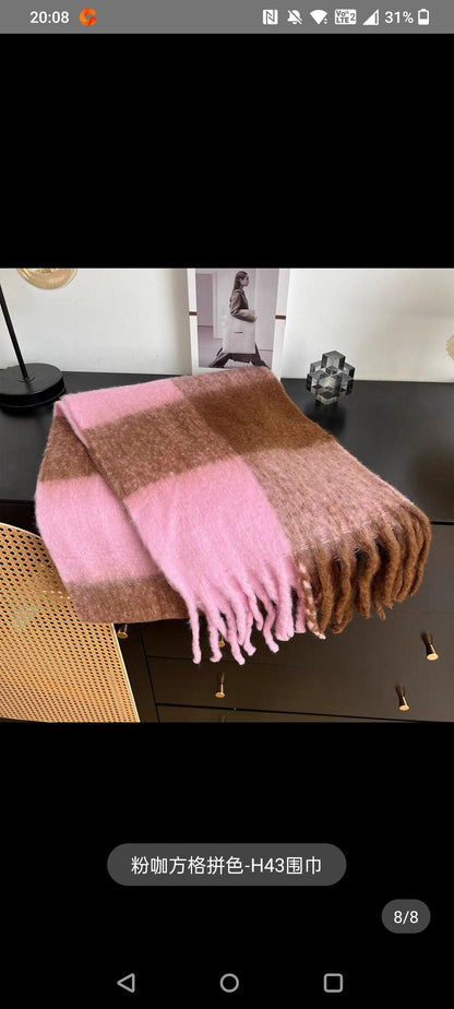 Ariana Grande Winter Scarf - 24th Spoke