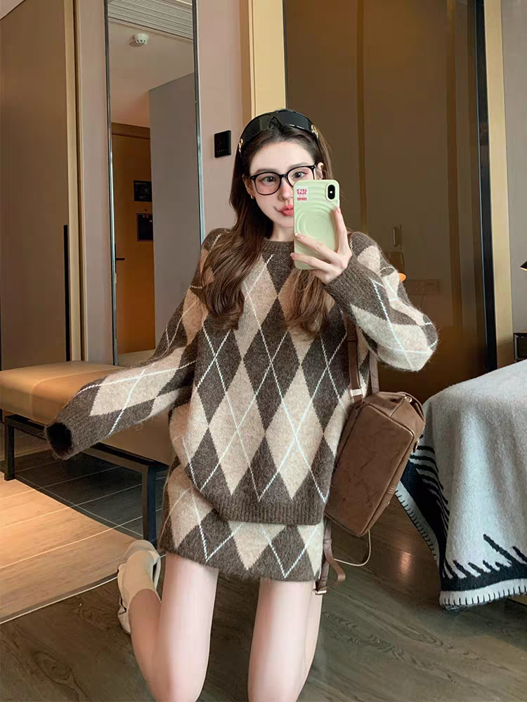 Athira Winter Two Piece Set