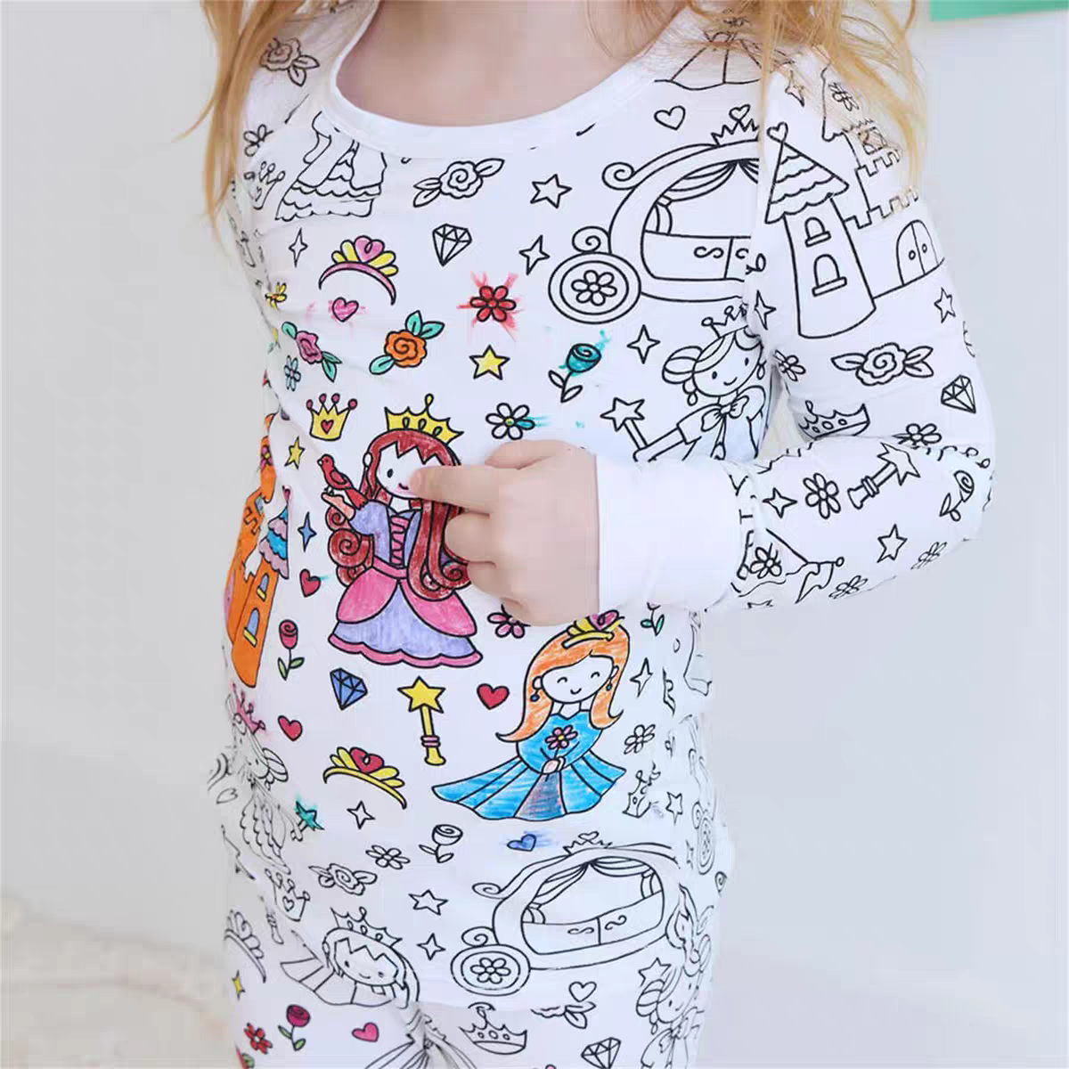 Kids DIY Colouring Washable Clothes.