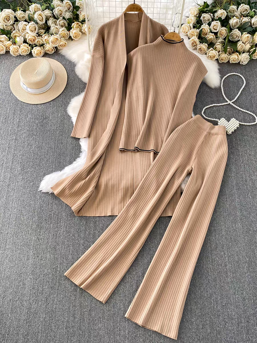 Anne Winter Three Piece Set