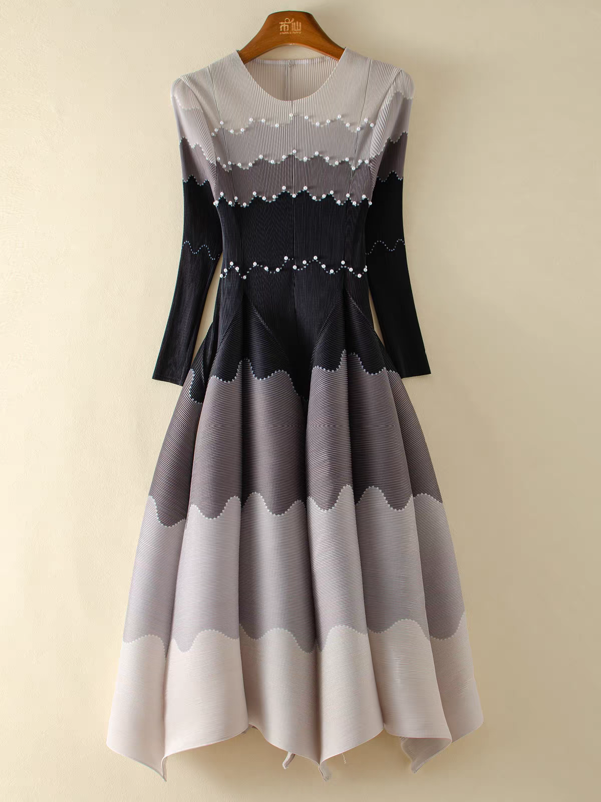 Hunar Bouncing Dress