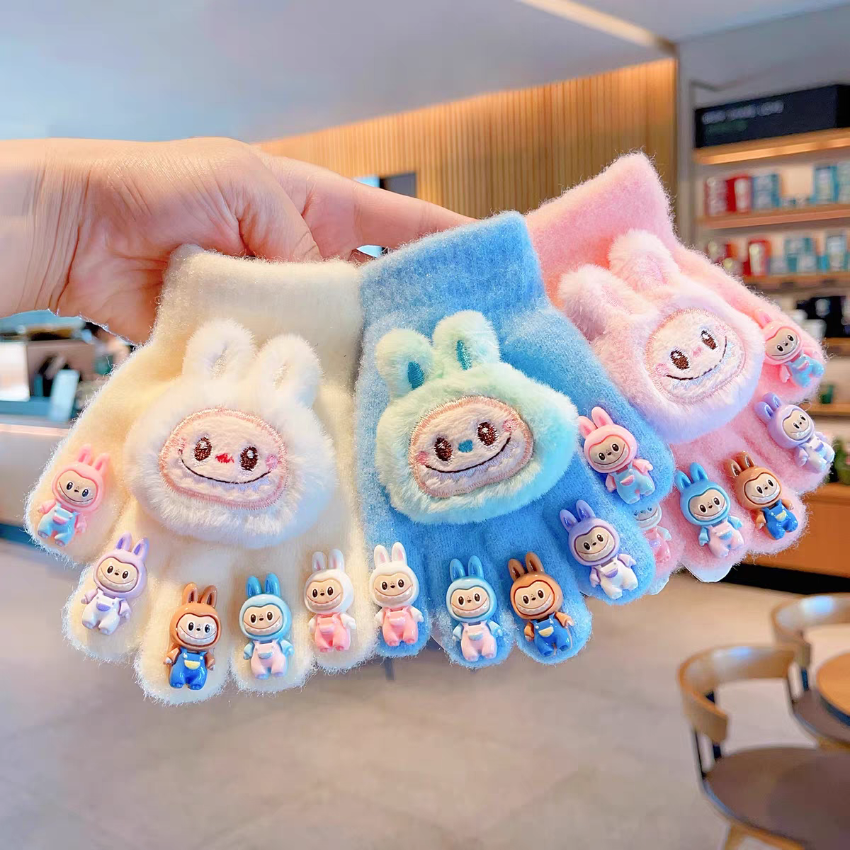 Labubu Winter 4 Gloves