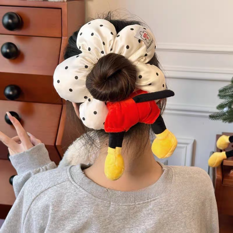 Buy 4 Scrunchies @ 799