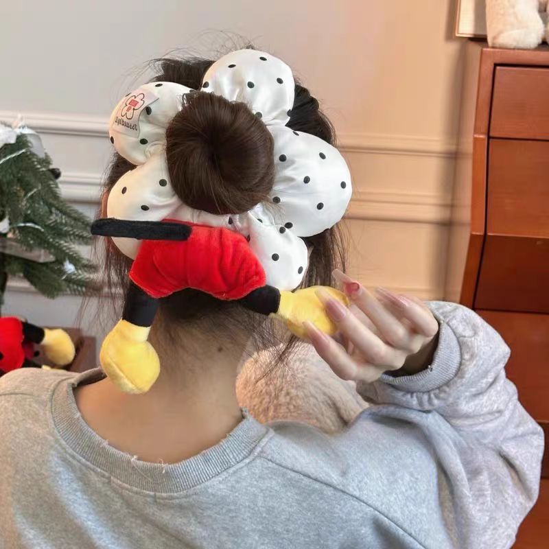 Buy 4 Scrunchies @ 799