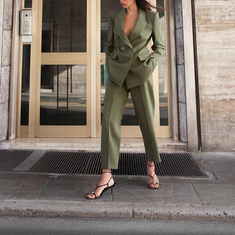 Parineeti Formal Set