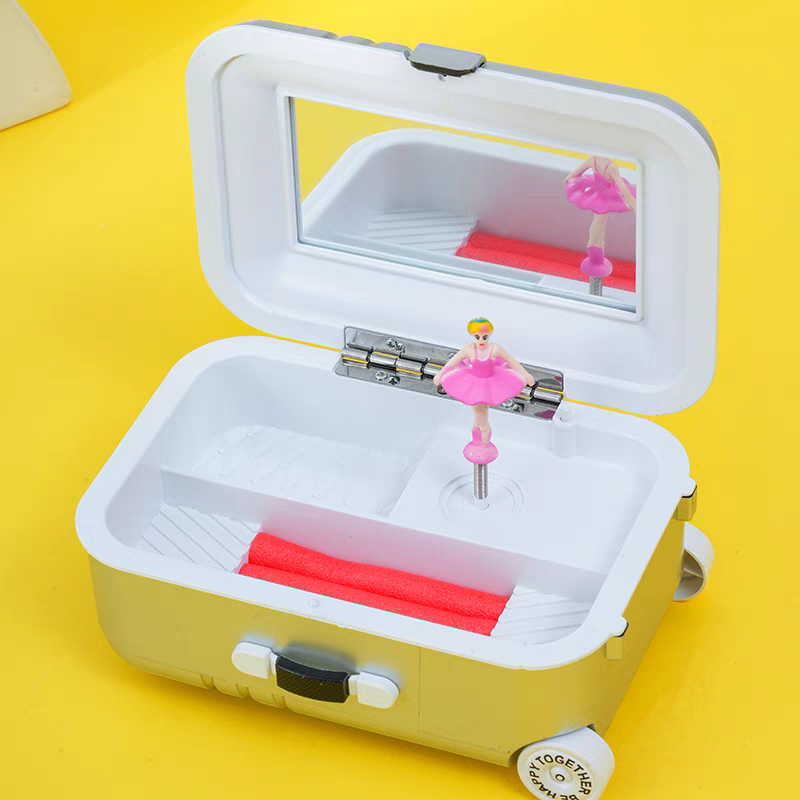 Buy 4 Mini Suitcase @ 1500 With Free Shipping